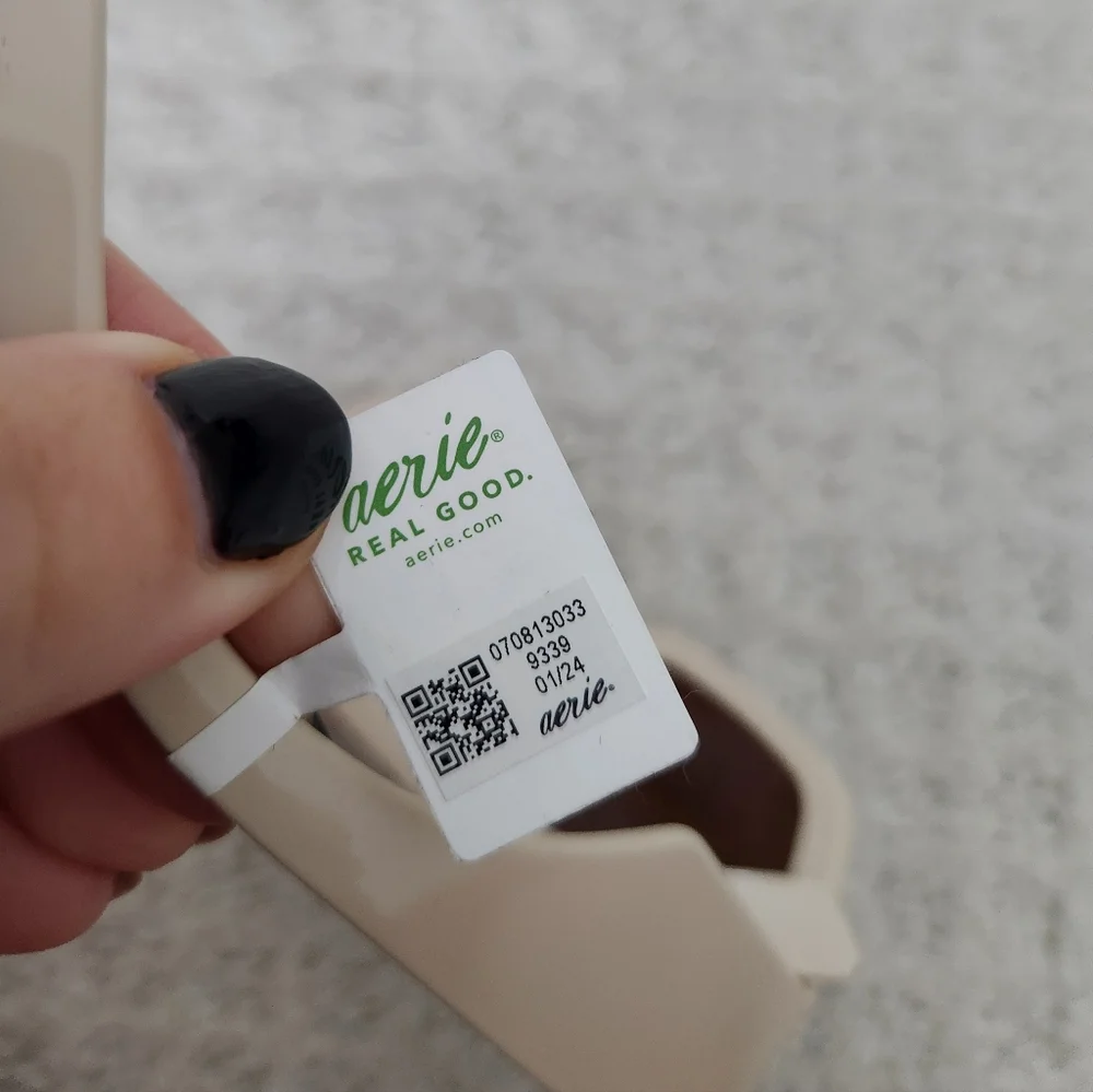Aerie‎ Beige Sunglasses NWT